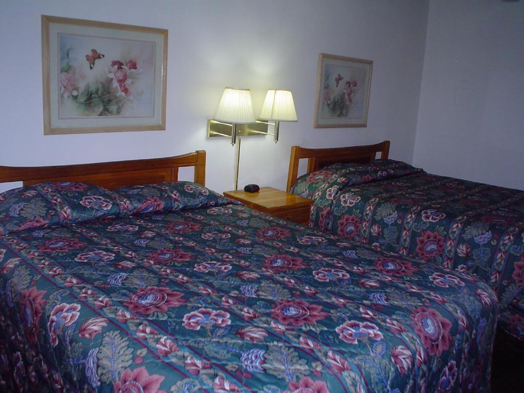 Avenue Motel Wenatchee Room photo